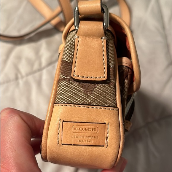 Coach Signature Canvas Crossbody - Picture 1 of 3